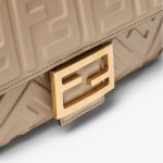 FENDI Baguette® Dove gray leather bag - Image 3